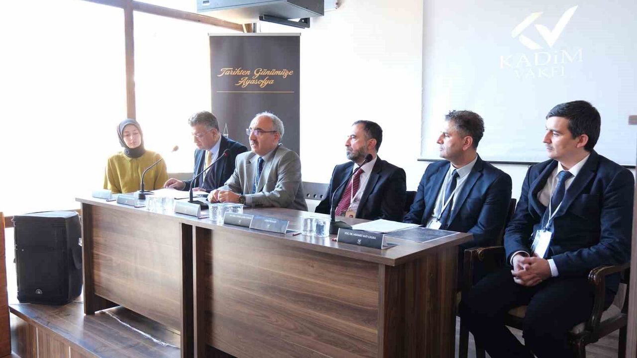 Kütahya’da ’Tarihten Günümüze Ayasofya’ çalıştayı