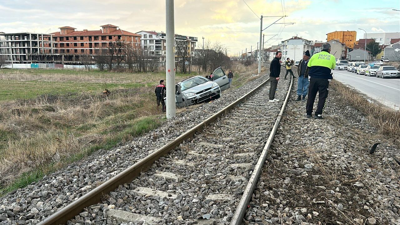 Polisten kaçan alkollü sürücü otomobille takla attı
