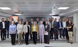 Kütahya'da Eğitim Kurumları Yönetici Yetiştirme Programı tamamlandı