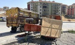 Yokuşta devrilen traktörün sürücüsü yaralandı