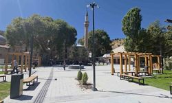 Kütahya'da tarihi doku korunarak Ulu Cami Meydanı yenilendi