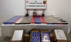 Simav'da jandarmadan kaçakçılık operasyonu, binlerce paket sigara ve makaron ele geçirildi