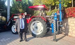 Hisarcık'ta Şeyhler köylüleri bir araya gelip traktör kepçe aldı