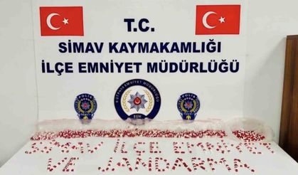 Simav'da 3 bin 716 adet sentetik hap ele geçirildi