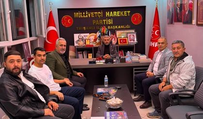 Kıbrıs'taki kazada yaralanan Akkaya ailesinden MHP'ye teşekkür ziyareti