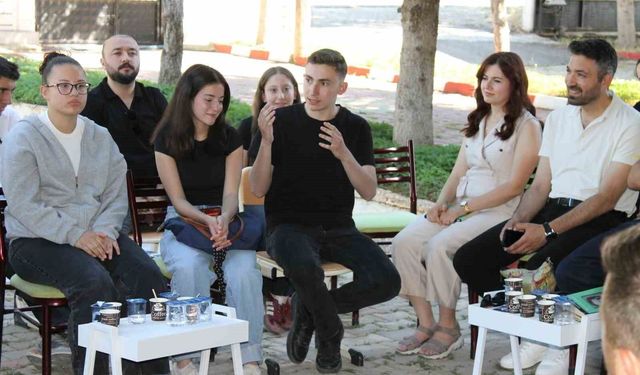 Altıntaş'ta kitap söyleşisi