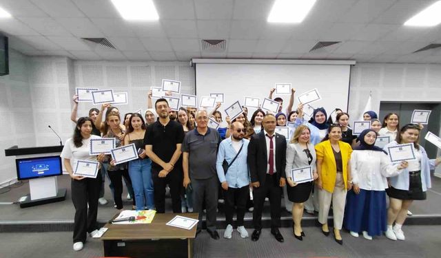 Görme engelli öğrencilerin üniversite yolculuğuna büyük destek