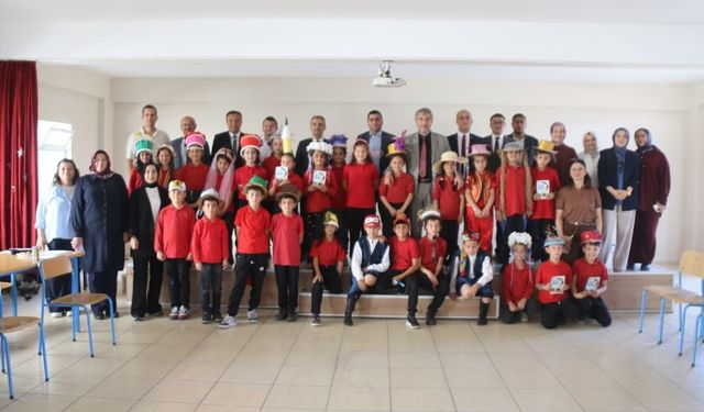 İl Milli Eğitim Müdürü Yılmaz, Hisarcık'ta kitap söyleşisine katıldı