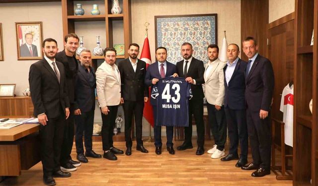 Kütahyaspor Heyeti, Vali Musa Işın ve Belediye Başkanı Eyüp Kahveci ile görüştü
