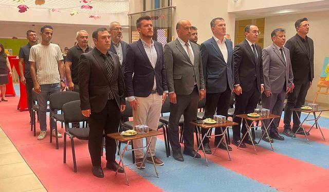 Tavşanlı'da 'Özel' öğrenciler içlerindeki cevheri eserlerine yansıttı