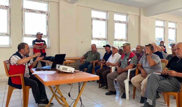 Tavşanlı'da üreticilere, 'Bitki Koruma Ürünleri Uygulama Belgesi' eğitimi