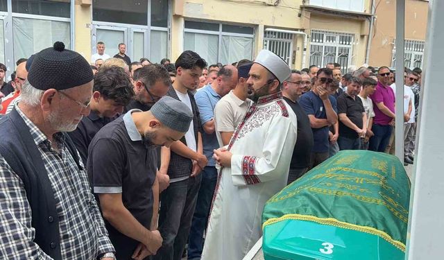 Alanya'daki otel yangınında ölen stajyer öğrenci Kütahya'da son yolculuğuna uğurlandı