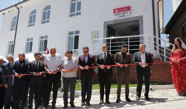 Aslanapa Dere köyü camii ibadete açıldı