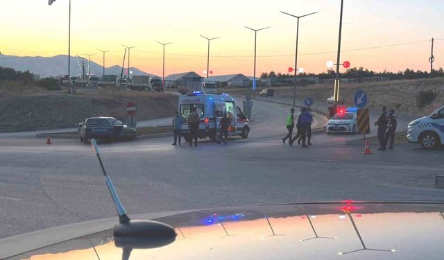 Emet'te trafik kazası: 4 kişi yaralandı, sürücü olay yerinden kaçtı