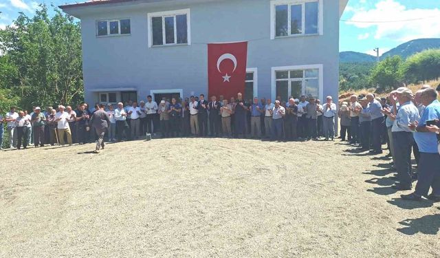 Hisarcık Aşağı Yoncaağaç Köyü'nde Çok Amaçlı Salon açıldı ve hayır yemeği düzenlendi