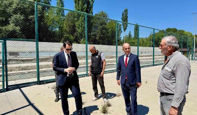Hisarcık'ta okul spor alanları yenileniyor