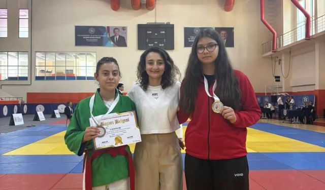 Kütahya Belediyespor, Kuraş Türkiye Şampiyonası'ndan 2 madalyayla döndü