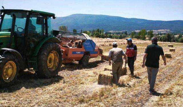 Kütahya Köprüören köyünde yem bezelyesi demonstrasyonunda hasat tamamlandı