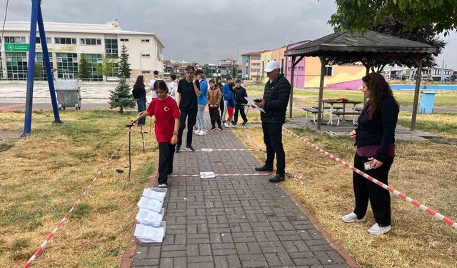 Sağanak yağmur oryantiring heyecanını durduramadı