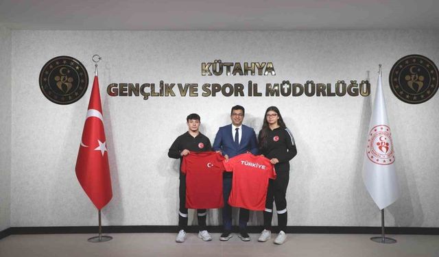Kütahyalı iki sporcu Avrupa Kuraş Şampiyonası'nda Türkiye için mücadele edecek