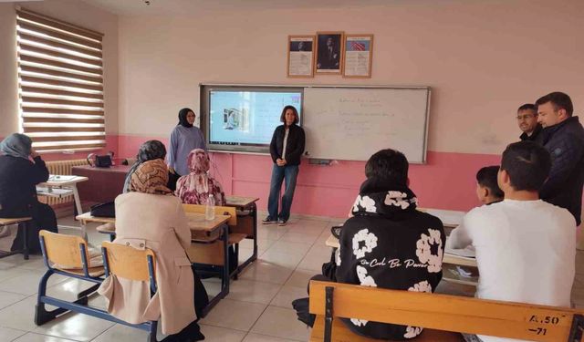 Altıntaş'ta Açık Öğretim İmam Hatip Lisesi kurslarına ziyaret