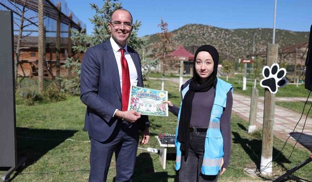 Kütahya'da sahipsiz hayvanlara yönelik farkındalık etkinliği düzenlendi