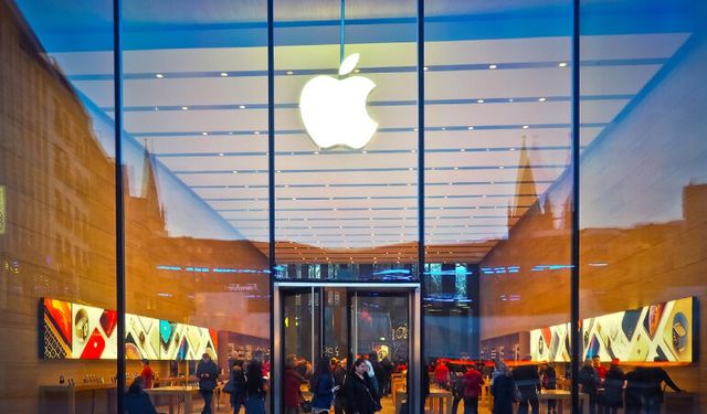 Apple tüm ürünlerine %10 zam yaptı