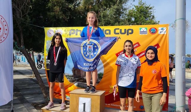 Kütahyalı sporcular, şehre madalyalarla döndü