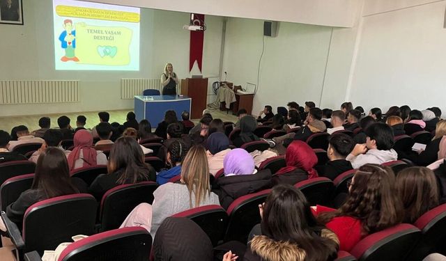 Hisarcık MYO’da öğrencilere ilk yardım eğitimi