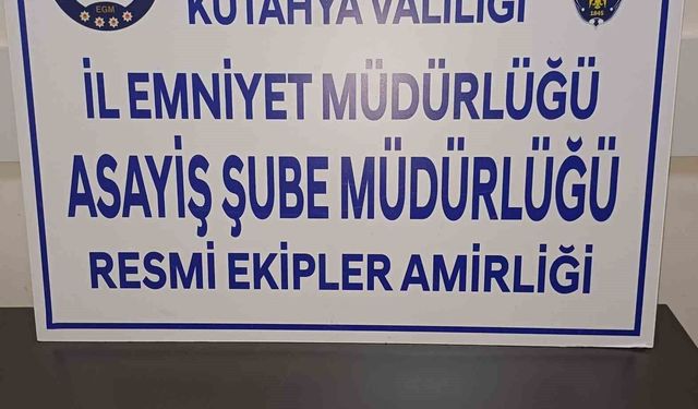 Kütahya’da 22 yaşındaki bayanın üzerinde narkotik madde ele geçirildi