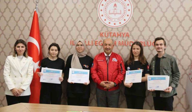 Kütahya’da başarılı öğrenciler için ödül töreni düzenlendi
