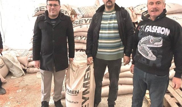 Emet’te doğal afetlerde zarar gören çiftçilere 15 ton arpa tohumu desteği