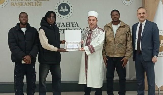 Fildişi Sahilli öğrenci Kütahya’da Müslüman oldu