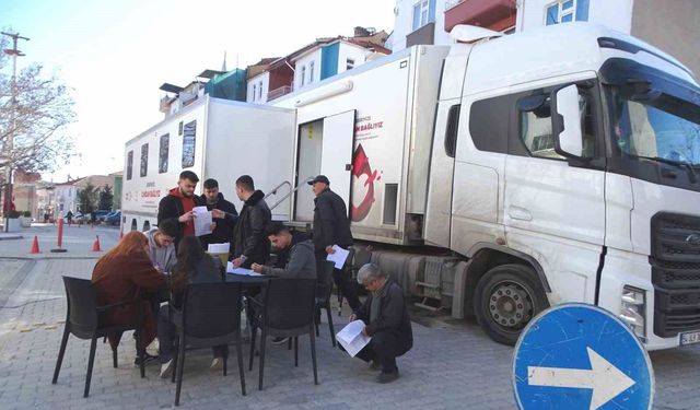 Hisarcık’ta "Birbirimize candan bağlıyız" sloganıyla kan bağışı kampanyası düzenledi