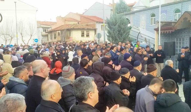 Hisarcık’tan 58 kişilik umre grubu kutsal topraklara uğurlandı