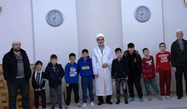 Simav Kadıoğlu Camiinde 15. sabah namazı, çocuk ve gençlik buluşması