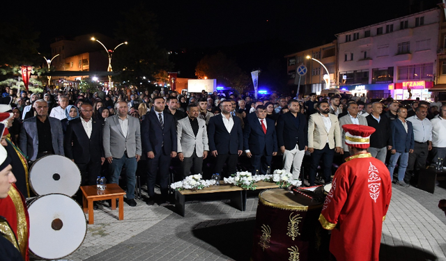EMET'TE KURTULUŞ COŞKUSU