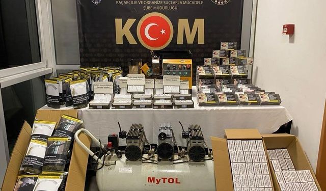 Kütahya’da kaçakçılığa darbe, binlerce makaron ve kaçak telefon ele geçirildi