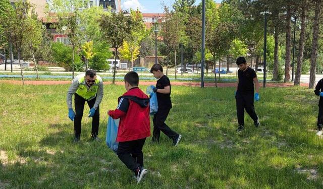 Kütahya’da ortaokul öğrencilerinden çevreye örnek etkinlik