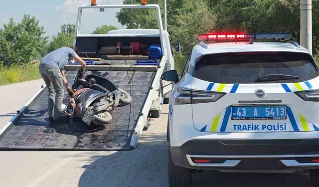 Kütahya’da otomobil ile motosiklet çarpıştı, sürücü ağır yaralandı