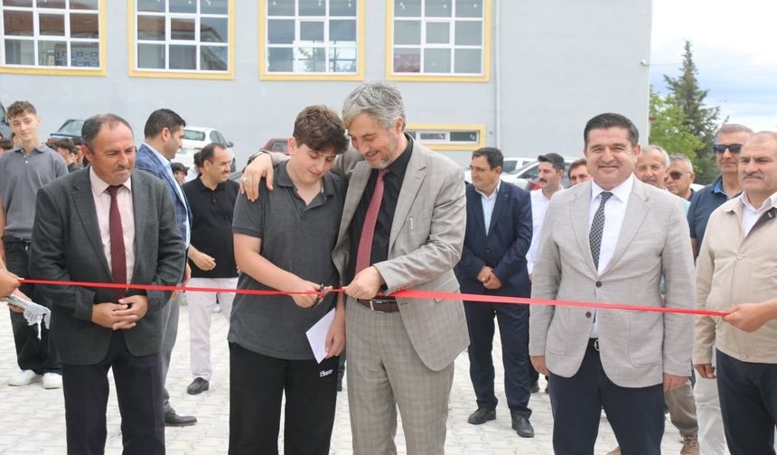 Emet Cevizdere Şehitleri MTAL'de yılsonu sergisi ve ödül töreni