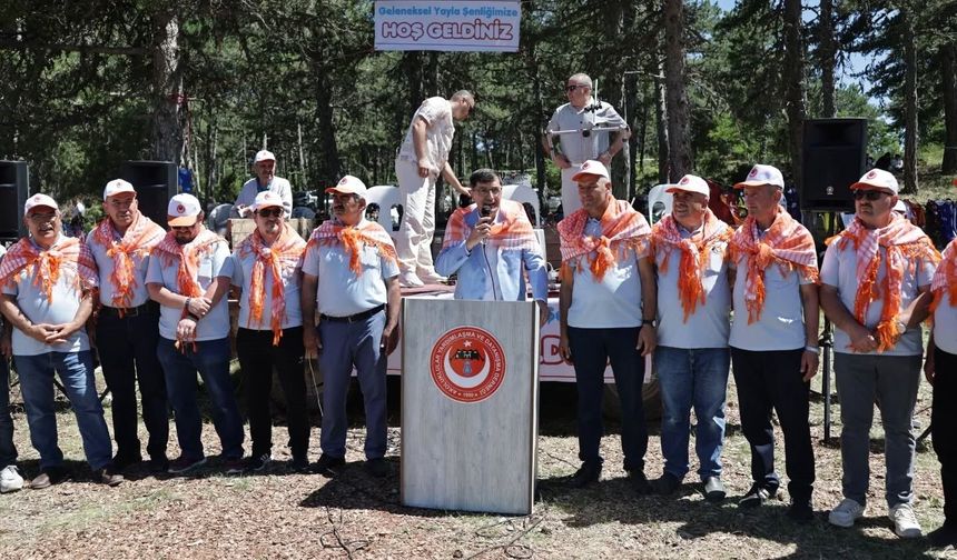 Eyüp Kahveci, Akoluk Köyü Yayla Şenliği'nde vatandaşlarla buluştu