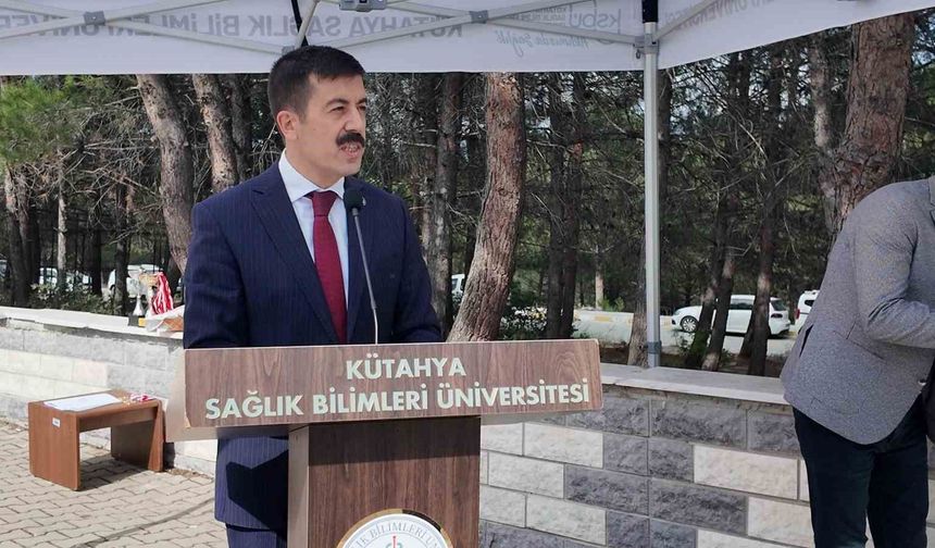 Gediz Sağlık Hizmetleri MYO'dan mezun olan 220 öğrenci sağlık ordusuna katıldı