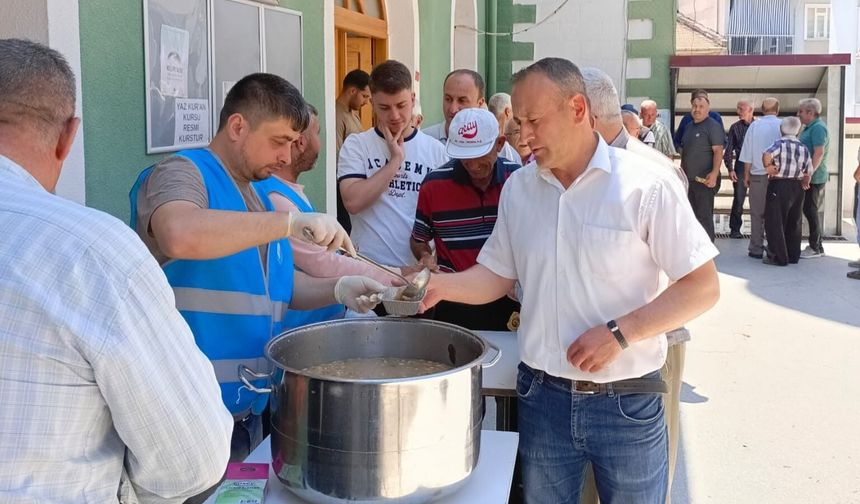 Hisarcık İlçe Müftülüğü'nden aşure ikramı