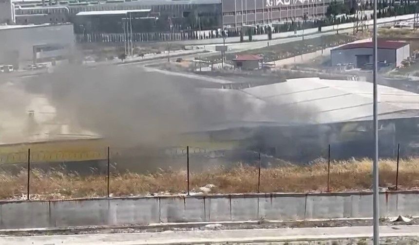 Kütahya 30 Ağustos OSB'de çömlek fabrikasında yangın paniği