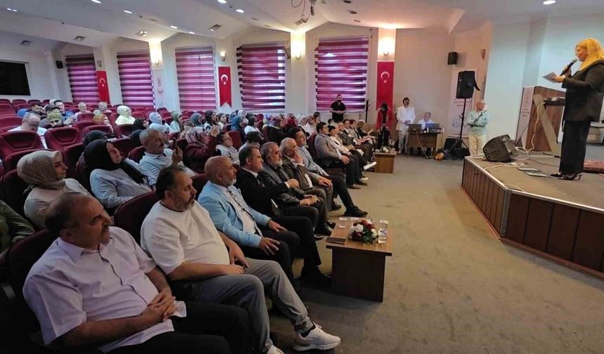 Kütahya'da şiir ve müziğin buluştuğu anlamlı gece