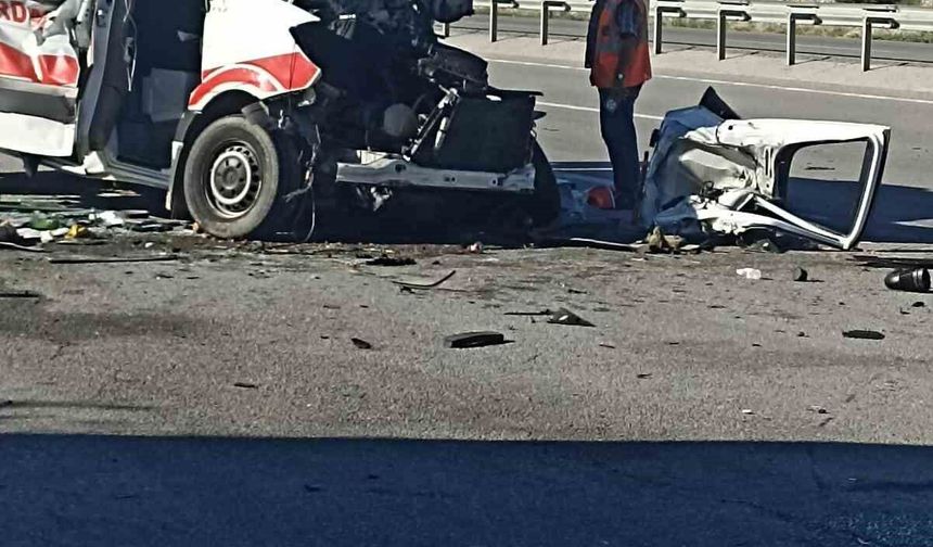Kütahya'da trafik kazası: 1 ölü, 4 yaralı