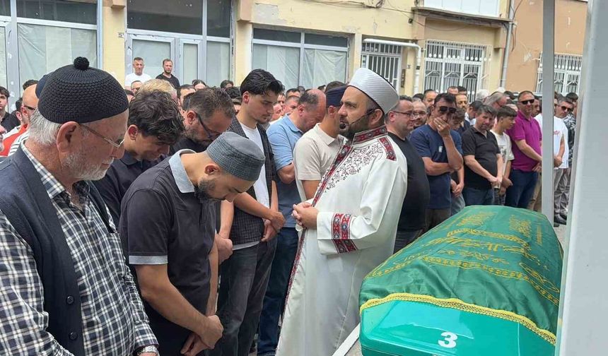 Alanya'daki otel yangınında ölen stajyer öğrenci Kütahya'da son yolculuğuna uğurlandı