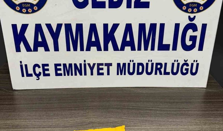 Durdurulan araçta 272 içimlik kağıda emdirilmiş uyuşturucu madde ele geçirildi, 5 kişi yakalandı