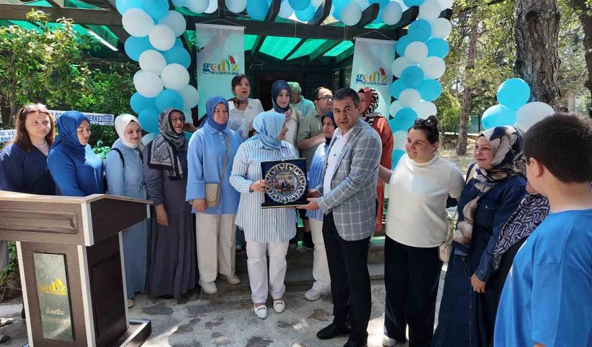 Gediz'de engelli bireyler için yeniden tasarlanan engelsiz yaşam merkezi açıldı